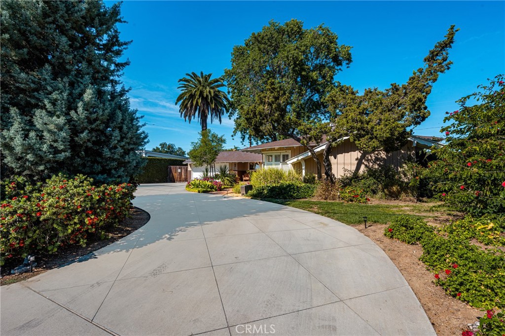 Large circular driveway with RV Parking - 1431 La Colina Drive, Tustin CA 92780 - photo 1