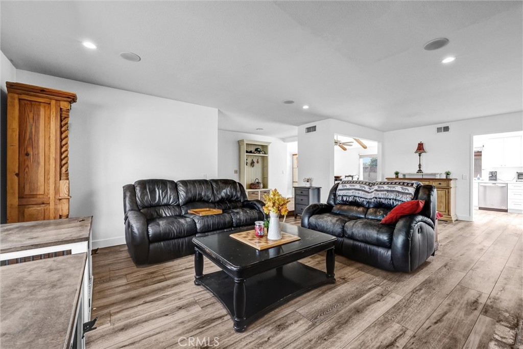 14442 Pinebrook, Tustin CA 92780 - photo 12