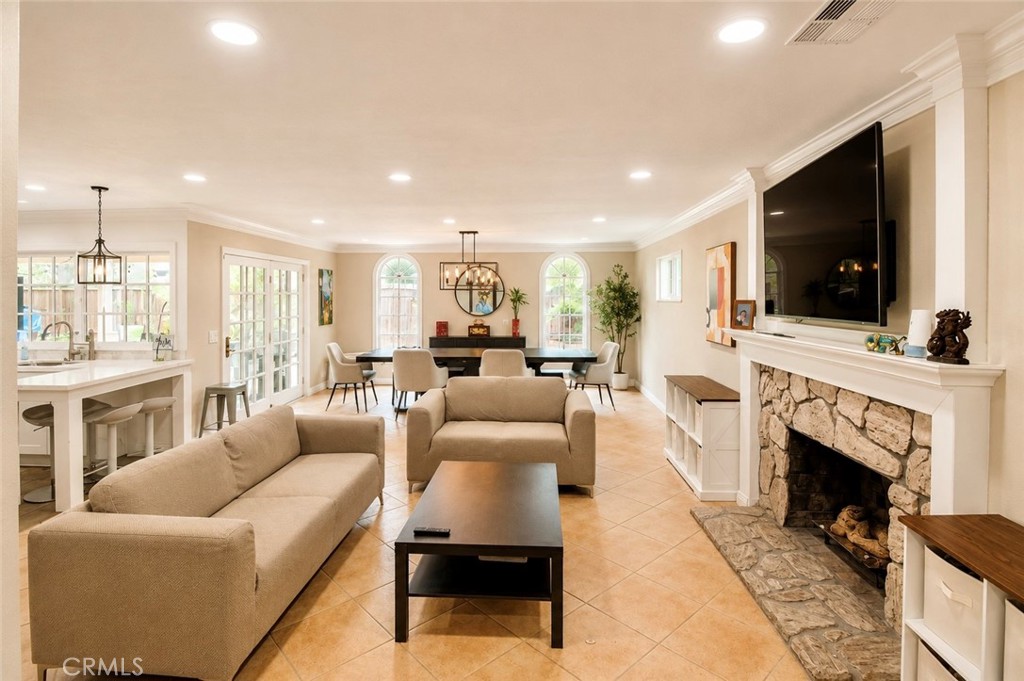 14522 Emerywood Road, Tustin CA 92780 - photo 2