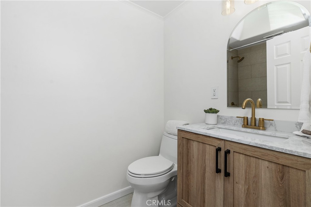 Hallway Bath - 14681 Danborough Road, Tustin CA 92780 - photo 24