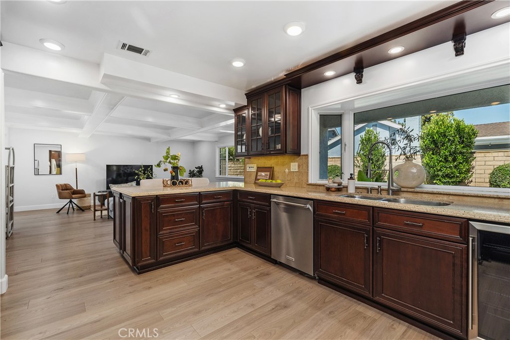 KItchen - 14681 Danborough Road, Tustin CA 92780 - photo 34