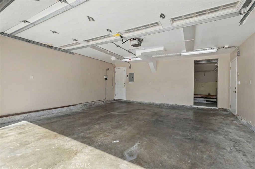 2 car garage - 14681 Danborough Road, Tustin CA 92780 - photo 45