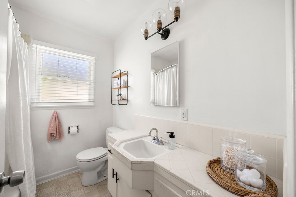 Main Bathroom - 14752 Romanza, Tustin CA 92780 - photo 21