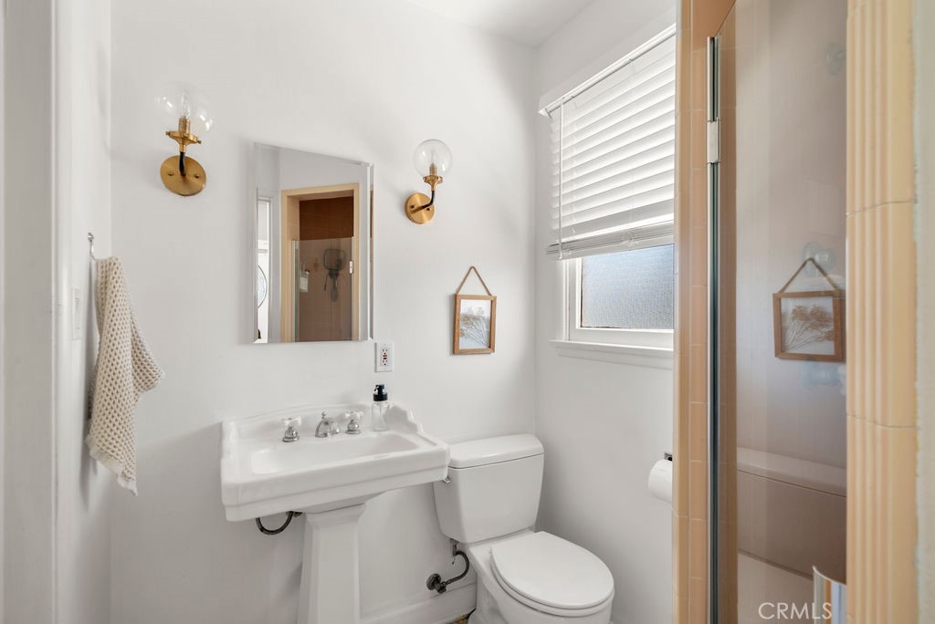 Second Bathtoom - 14752 Romanza, Tustin CA 92780 - photo 22