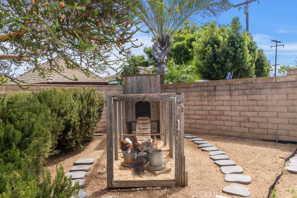 Chicken Coop with Enclosed Run - 14752 Romanza, Tustin CA 92780 - photo 29