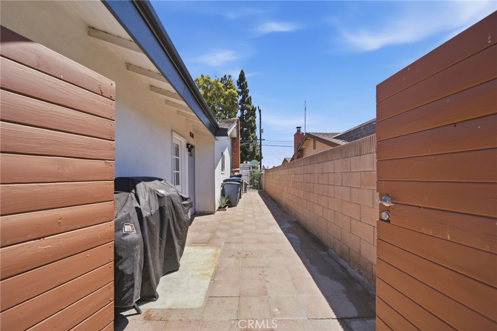 14762 Carfax, Tustin CA 92780 - photo 40