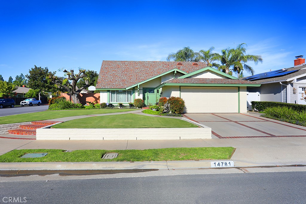 Welcome home! Amazing curb appeal! - 14781 Bridgeport, Tustin CA 92780 - photo 1