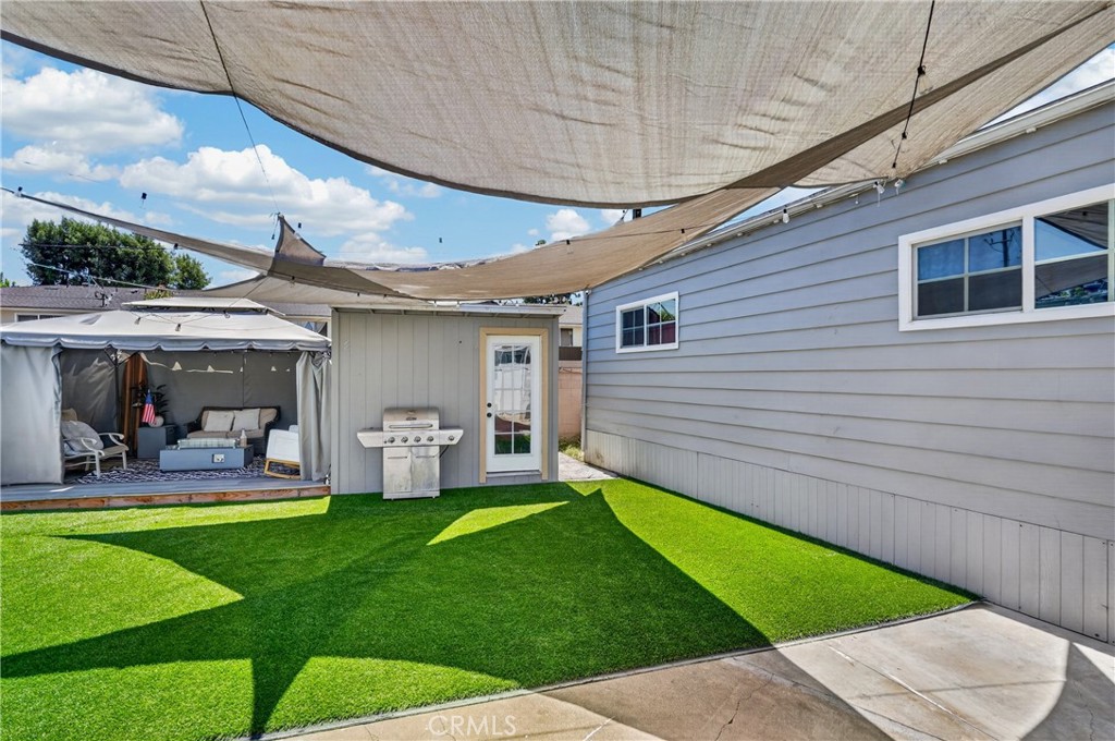 150 E De Anza Lane 150, Tustin CA 92780 - photo 23