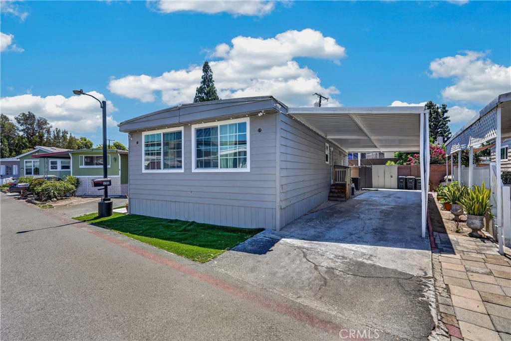 150 E De Anza Lane 150, Tustin CA 92780 - photo 30