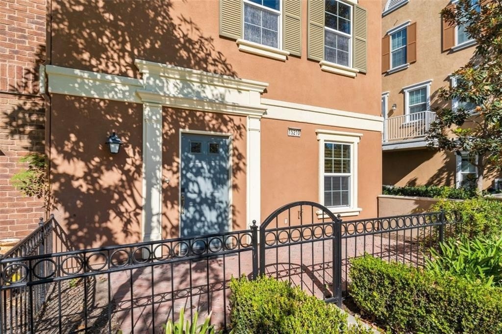 15210 Henry, Tustin CA 92782 - photo 2