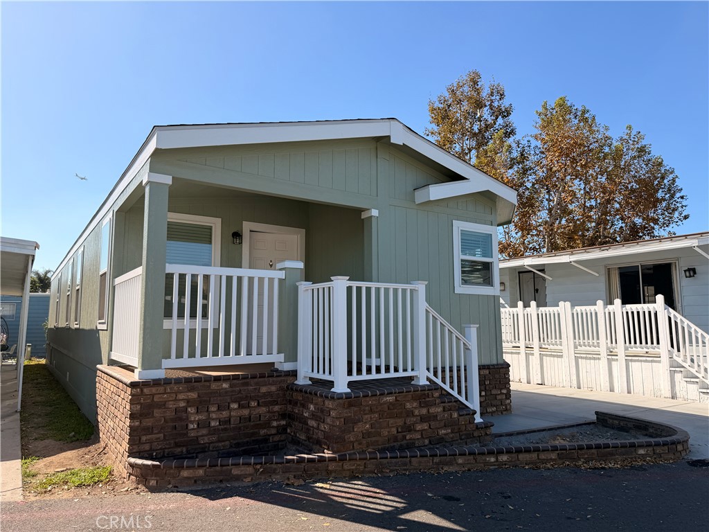 15352 Williams Street 108, Tustin CA 92780 - photo 2