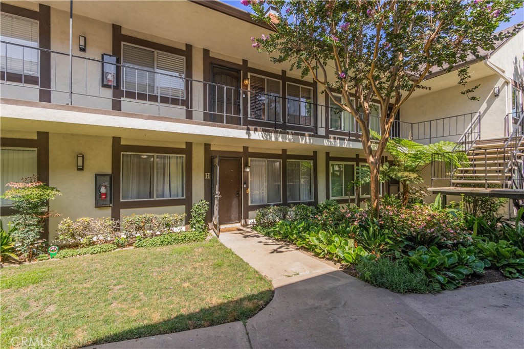 15512 Williams A85, Tustin CA 92780 - photo 1