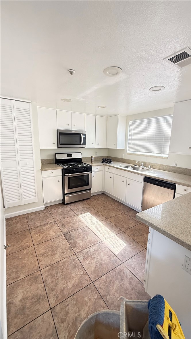 15642 Pasadena, Tustin CA 92780 - photo 1
