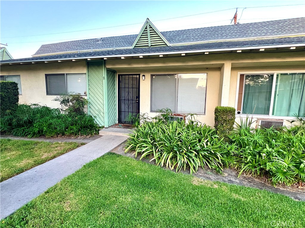 15712 Pasadena 8, Tustin CA 92780 - photo 1