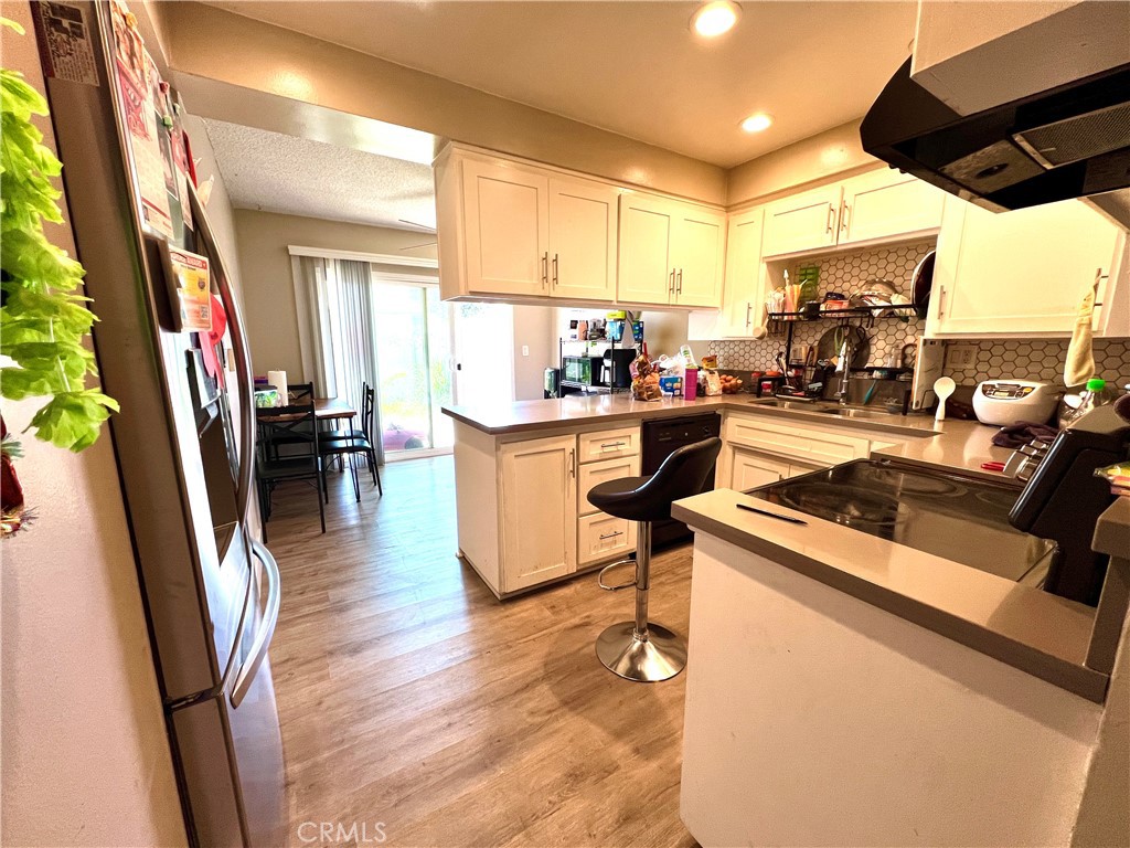 15712 Pasadena 8, Tustin CA 92780 - photo 3
