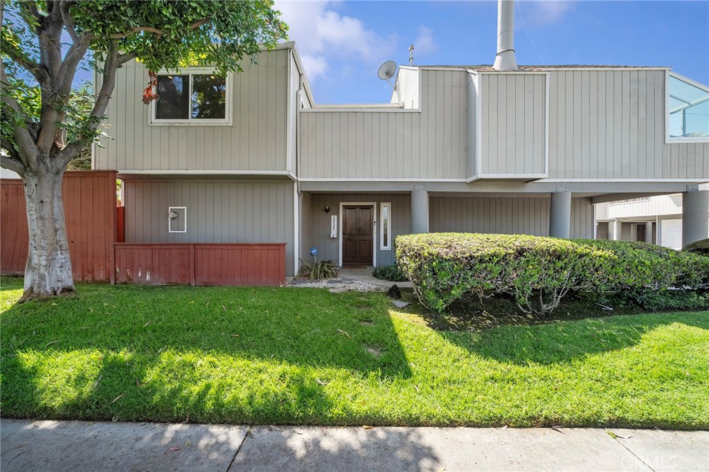 15732 S B A, Tustin CA 92780 - photo 2