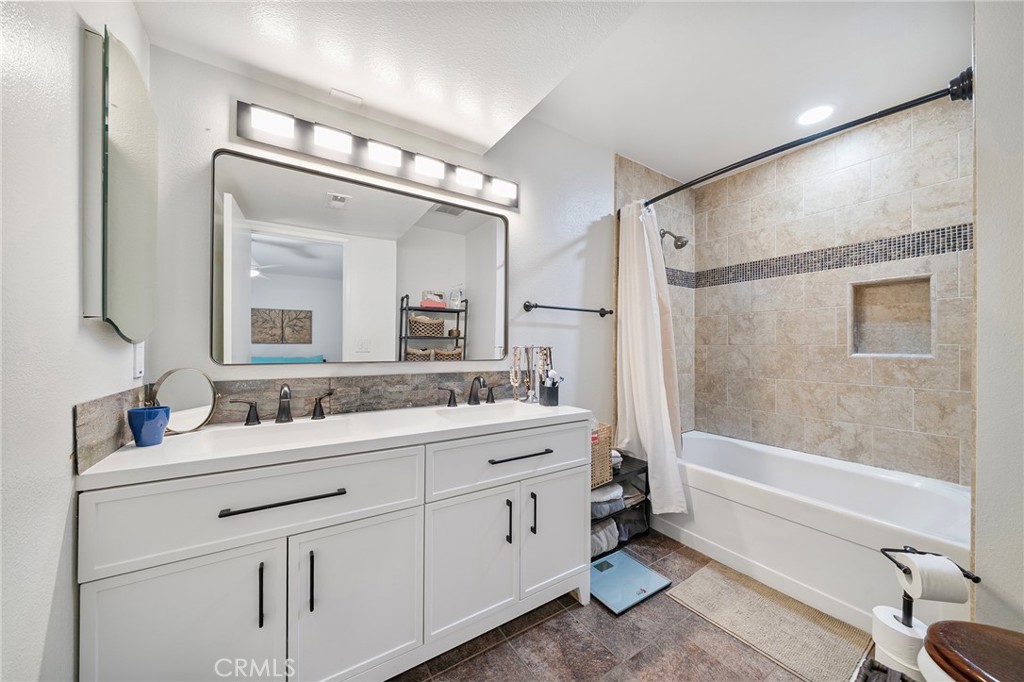 Downstairs Primary Bathroom - 15732 S B A, Tustin CA 92780 - photo 12