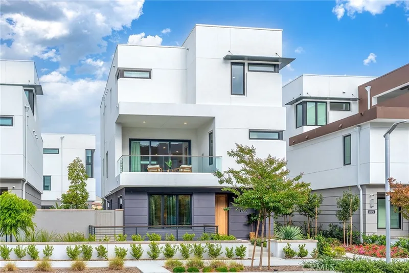 16158 Veterans Way, Tustin, CA 92782