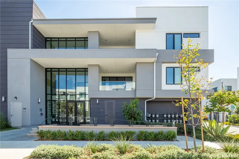 16235 Dawn Way 204, Tustin