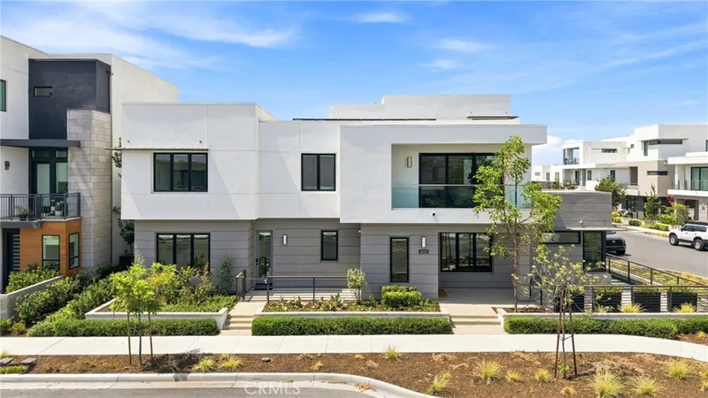 16311 Veterans Way, Tustin