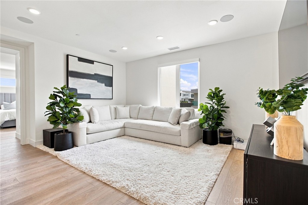 16311 Veterans Way, Tustin CA 92782 - photo 23