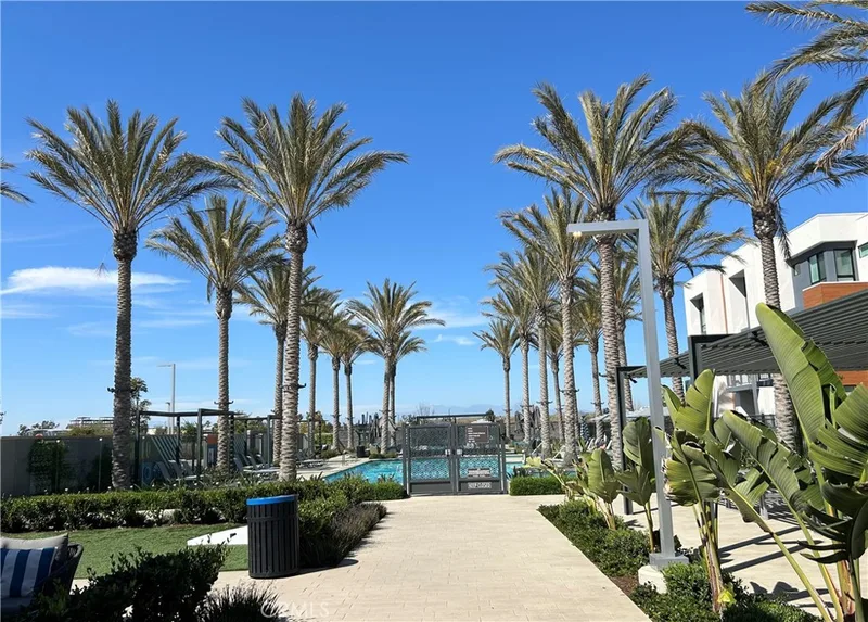 16450 Veterans Way 208, Tustin, CA 92782