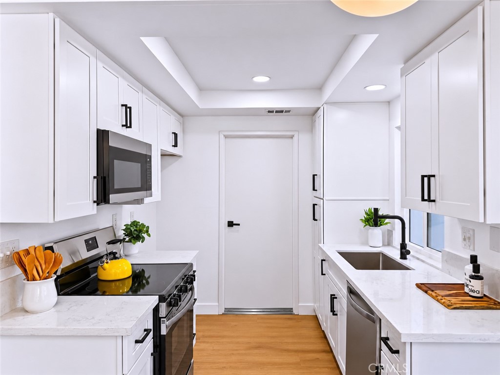 16907 Donwest 60, Tustin CA 92780 - photo 2