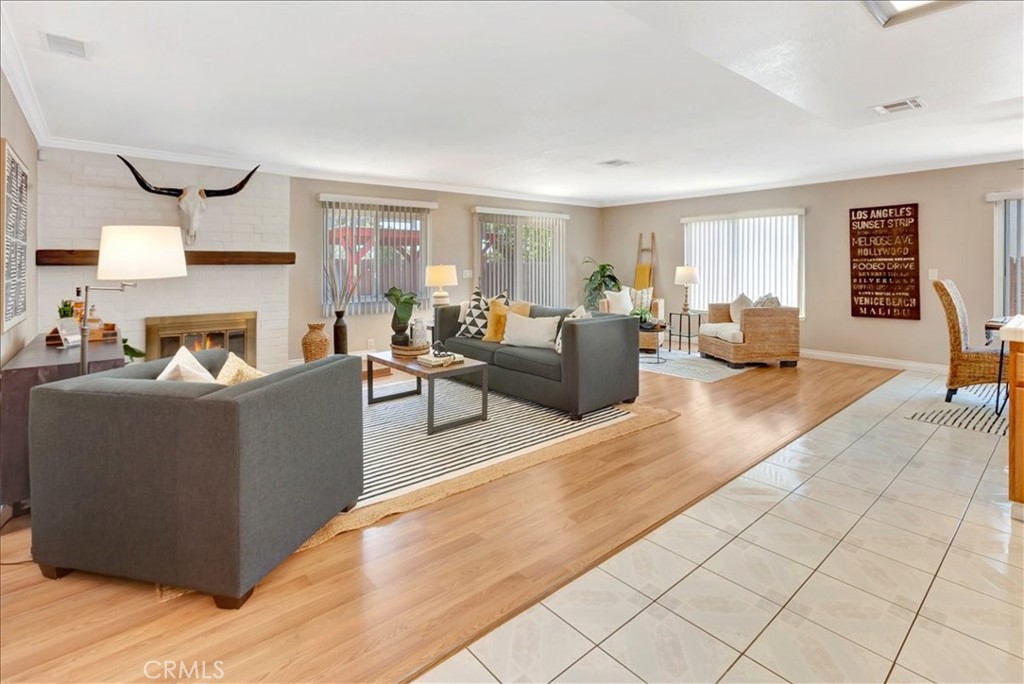 Living - 17242 Medallion, Tustin CA 92780 - photo 2
