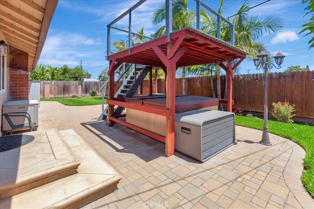 Patio/Spa/Deck - 17242 Medallion, Tustin CA 92780 - photo 16