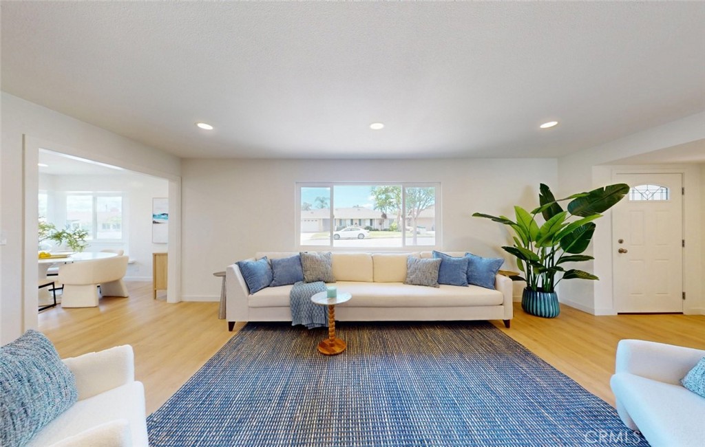 Family room - 17341 Roseleaf, Tustin CA 92780 - photo 6