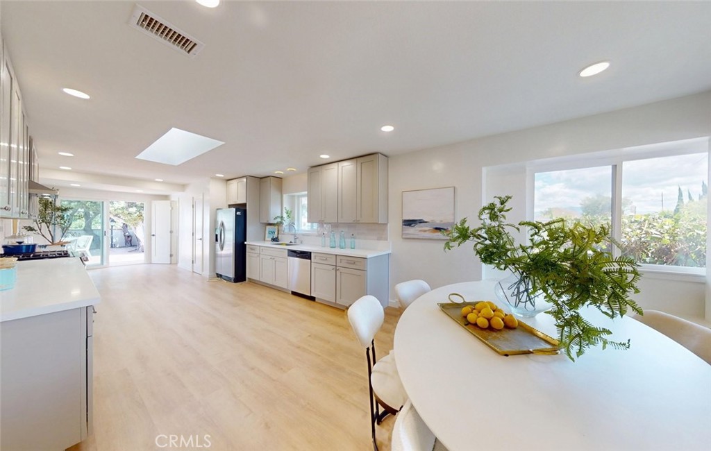 Kitchen - 17341 Roseleaf, Tustin CA 92780 - photo 10