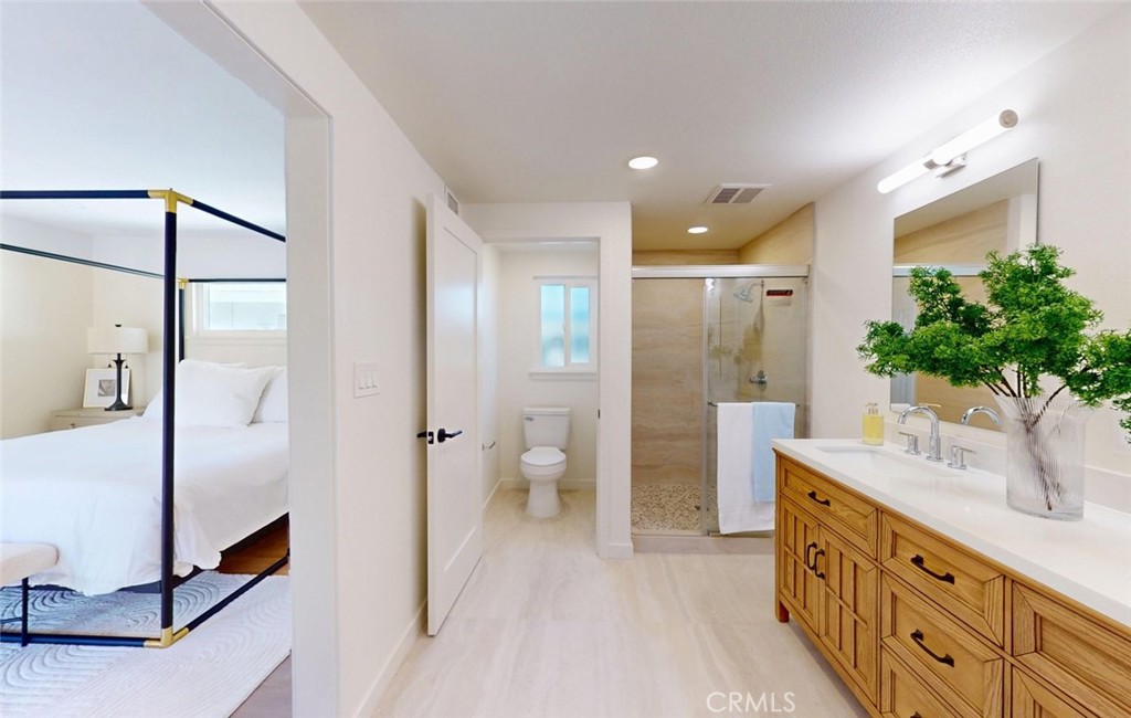 Primary bath room - 17341 Roseleaf, Tustin CA 92780 - photo 37