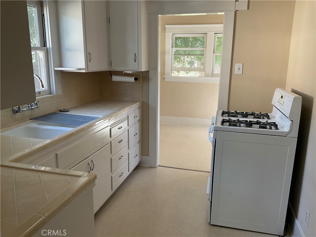 175 N B Street, Tustin CA 92780 - photo 16
