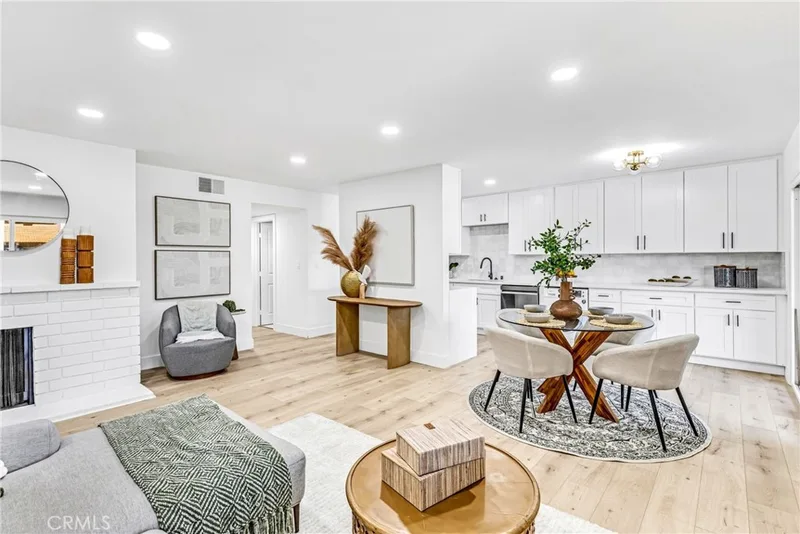 17562 Vandenberg Lane 12, Tustin, CA 92780