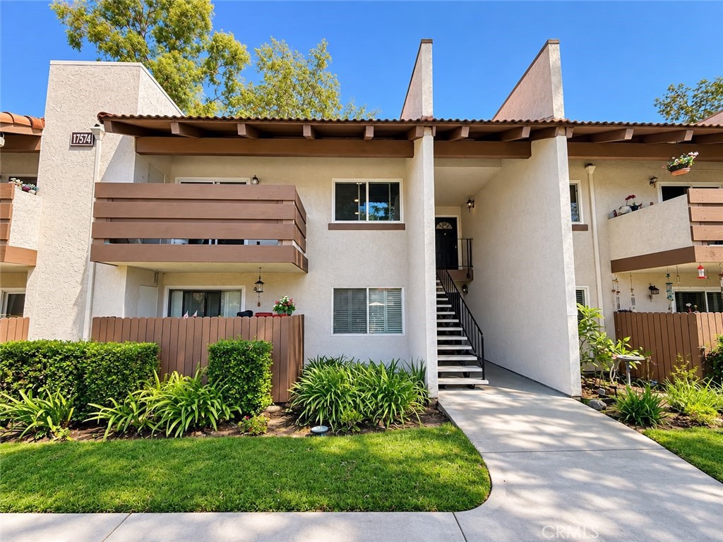 17574 Vandenberg 11, Tustin CA 92780 - photo 15