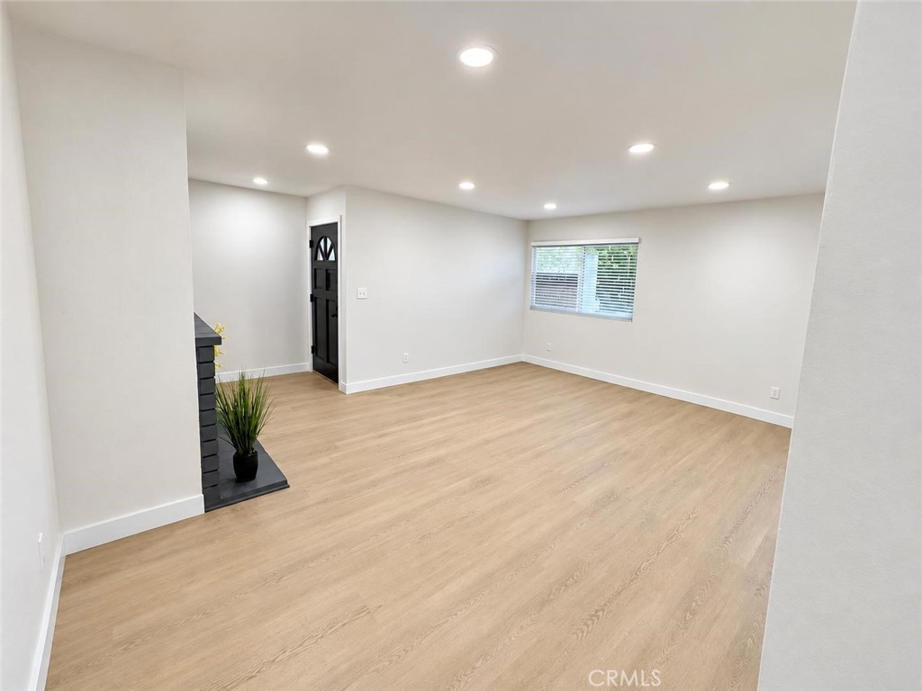 17574 Vandenberg 11, Tustin CA 92780 - photo 5