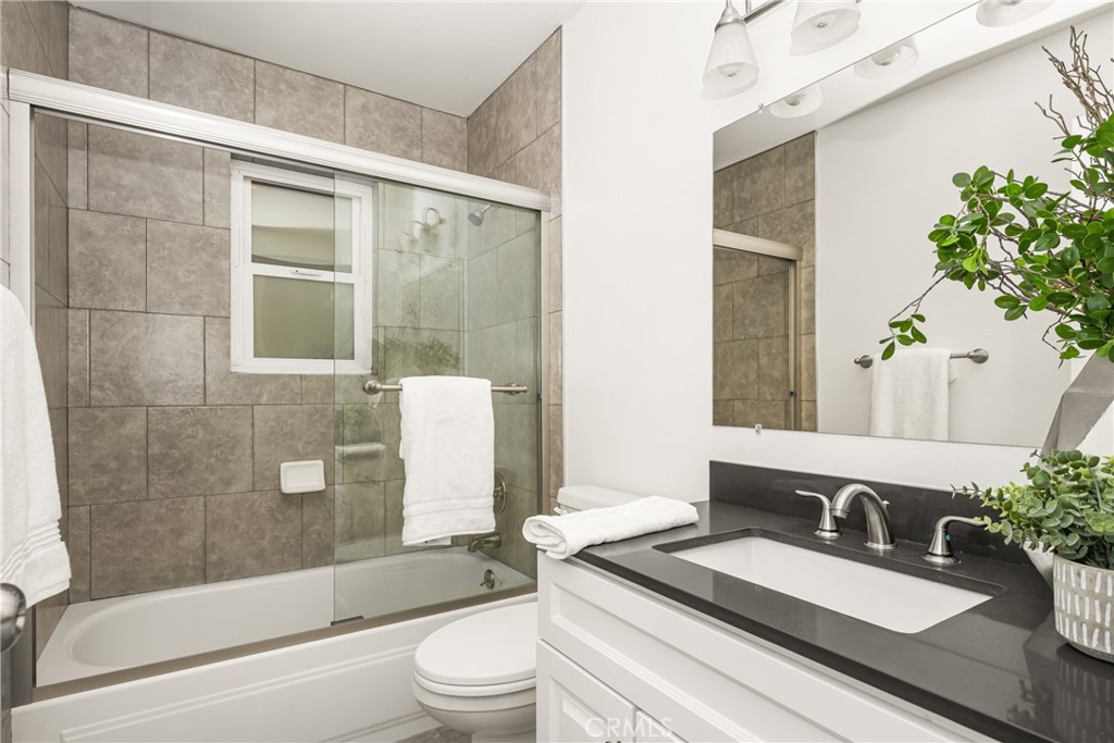 hall bath - 17952 Irvine Blvd, Tustin CA 92780 - photo 14