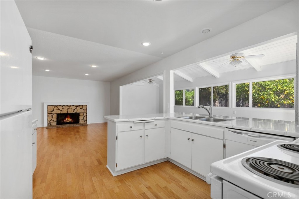 1851 Roanoke, Tustin CA 92780 - photo 14