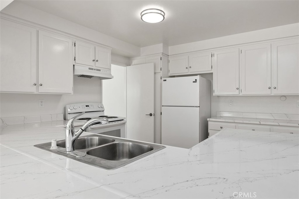 1851 Roanoke, Tustin CA 92780 - photo 18
