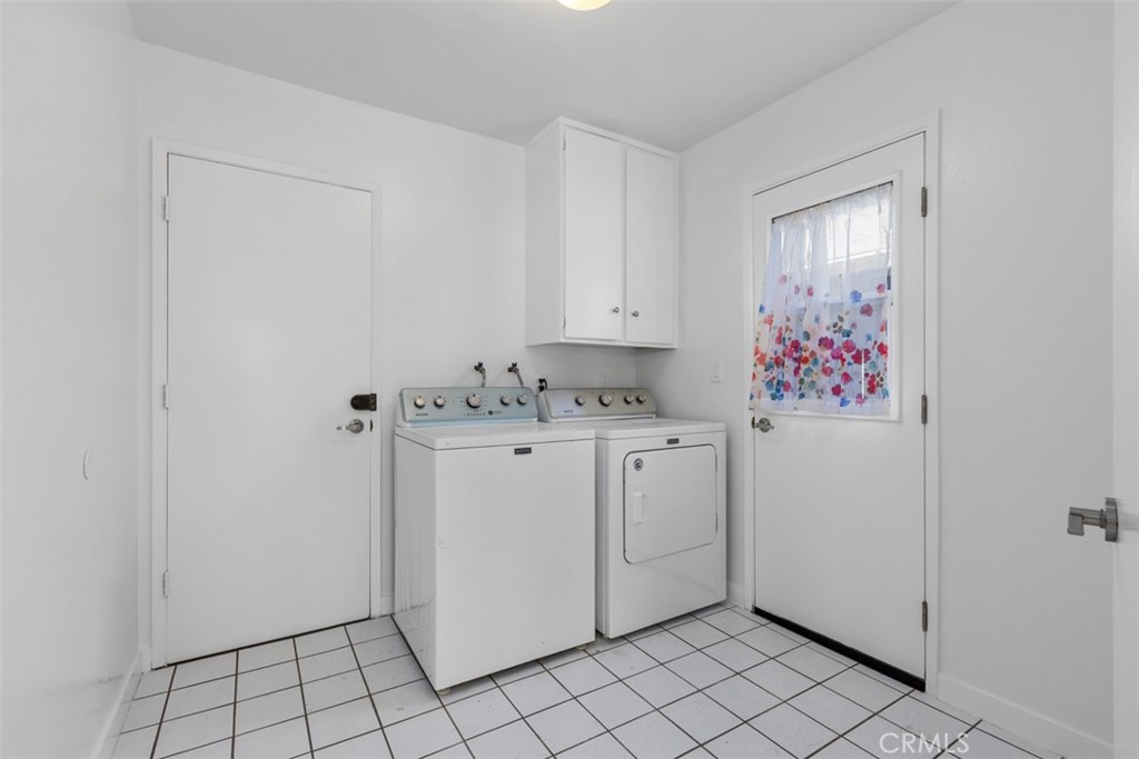 1851 Roanoke, Tustin CA 92780 - photo 21