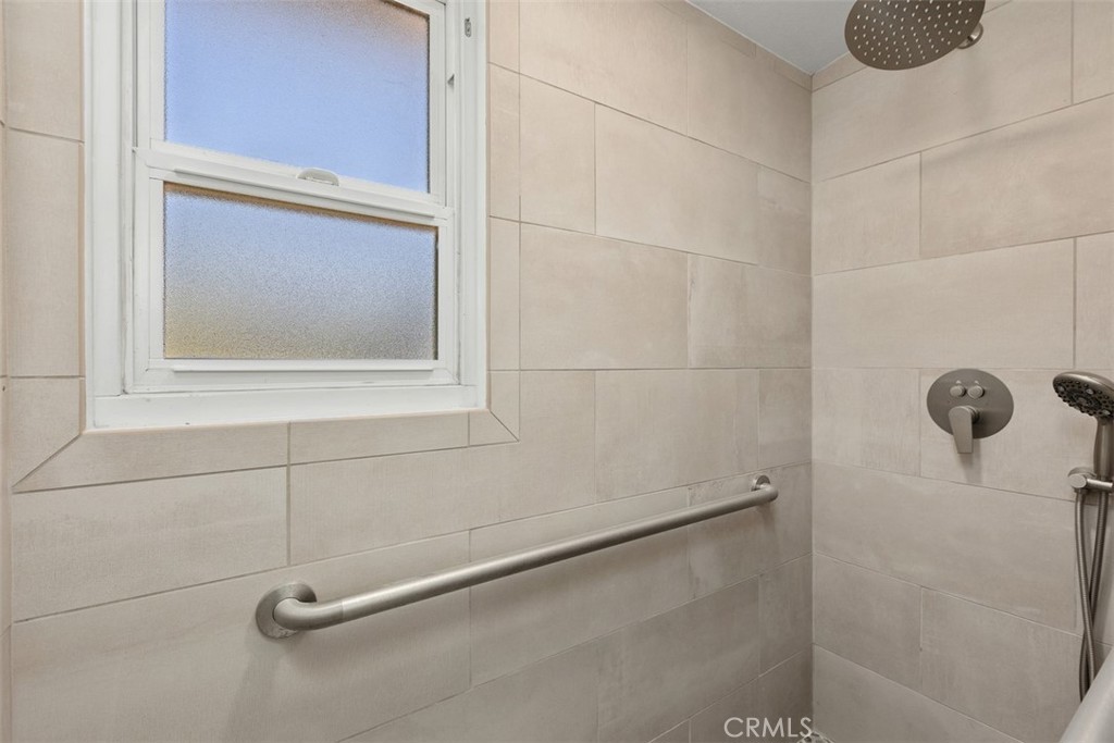 1851 Roanoke, Tustin CA 92780 - photo 36