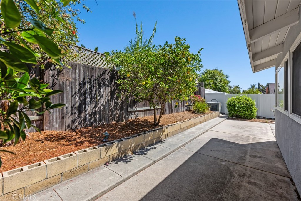 1851 Roanoke, Tustin CA 92780 - photo 40