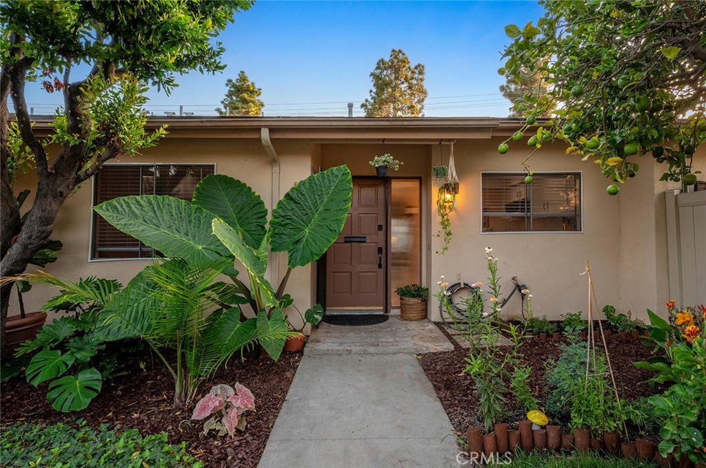 Single-level home with private entry - 1881 Mitchell Avenue 135, Tustin CA 92780 - photo 4