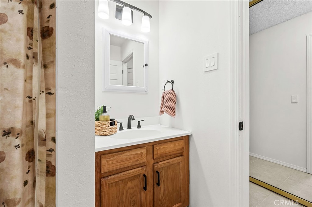 Primary bathroom - 1881 Mitchell Avenue 135, Tustin CA 92780 - photo 25