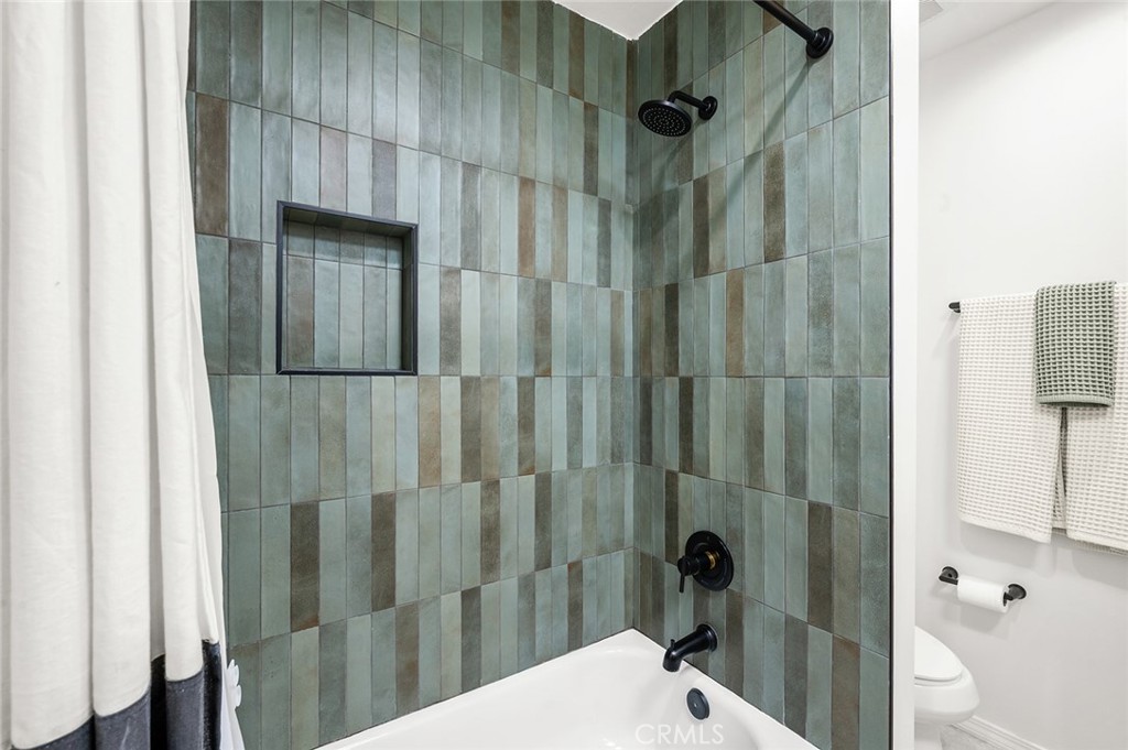 Secondary bathroom - 1881 Mitchell Avenue 135, Tustin CA 92780 - photo 30