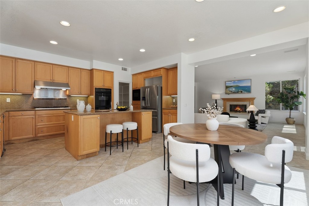 Kitchen with large nook - 2150 Chandler Drive, Tustin CA 92782 - photo 14