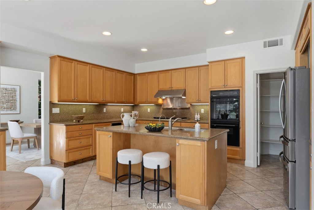Kitchen - 2150 Chandler Drive, Tustin CA 92782 - photo 17