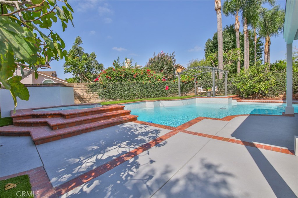 2162 Sonbria, Tustin CA 92782 - photo 5