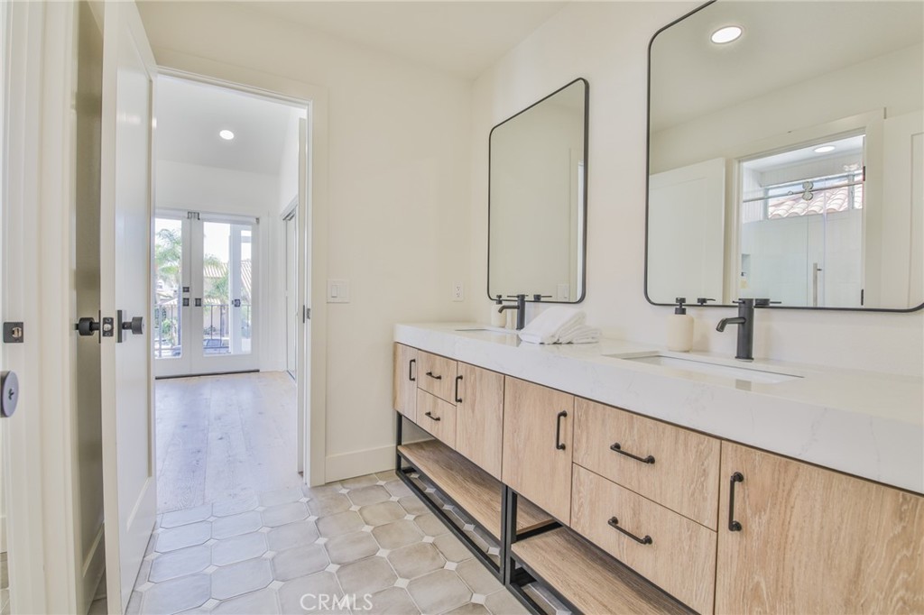 2162 Sonbria, Tustin CA 92782 - photo 52