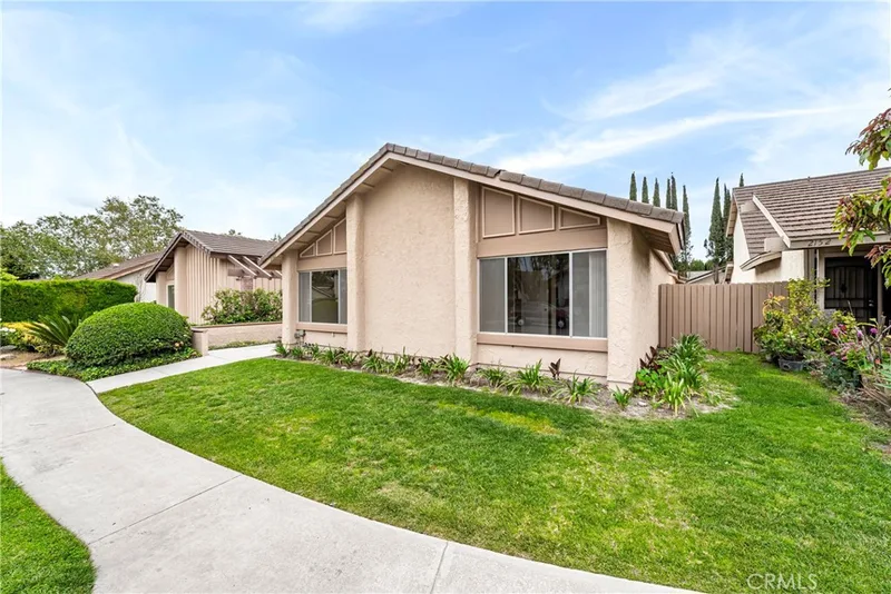 2162 Sweetbriar Road, Tustin, CA 92780